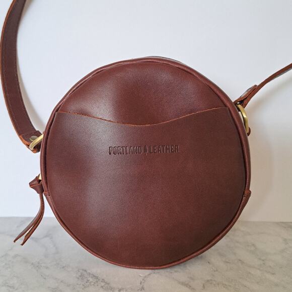 PORTLAND LEATHER Small Circle Crossbody Bag Cognac Brown - Picture 3 of 10